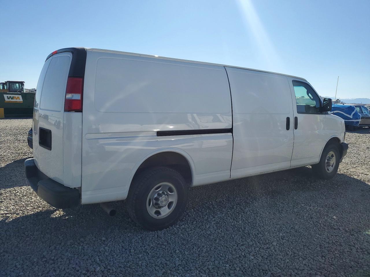 2018 Chevrolet Express 2500 Delivery Van - Фото 3