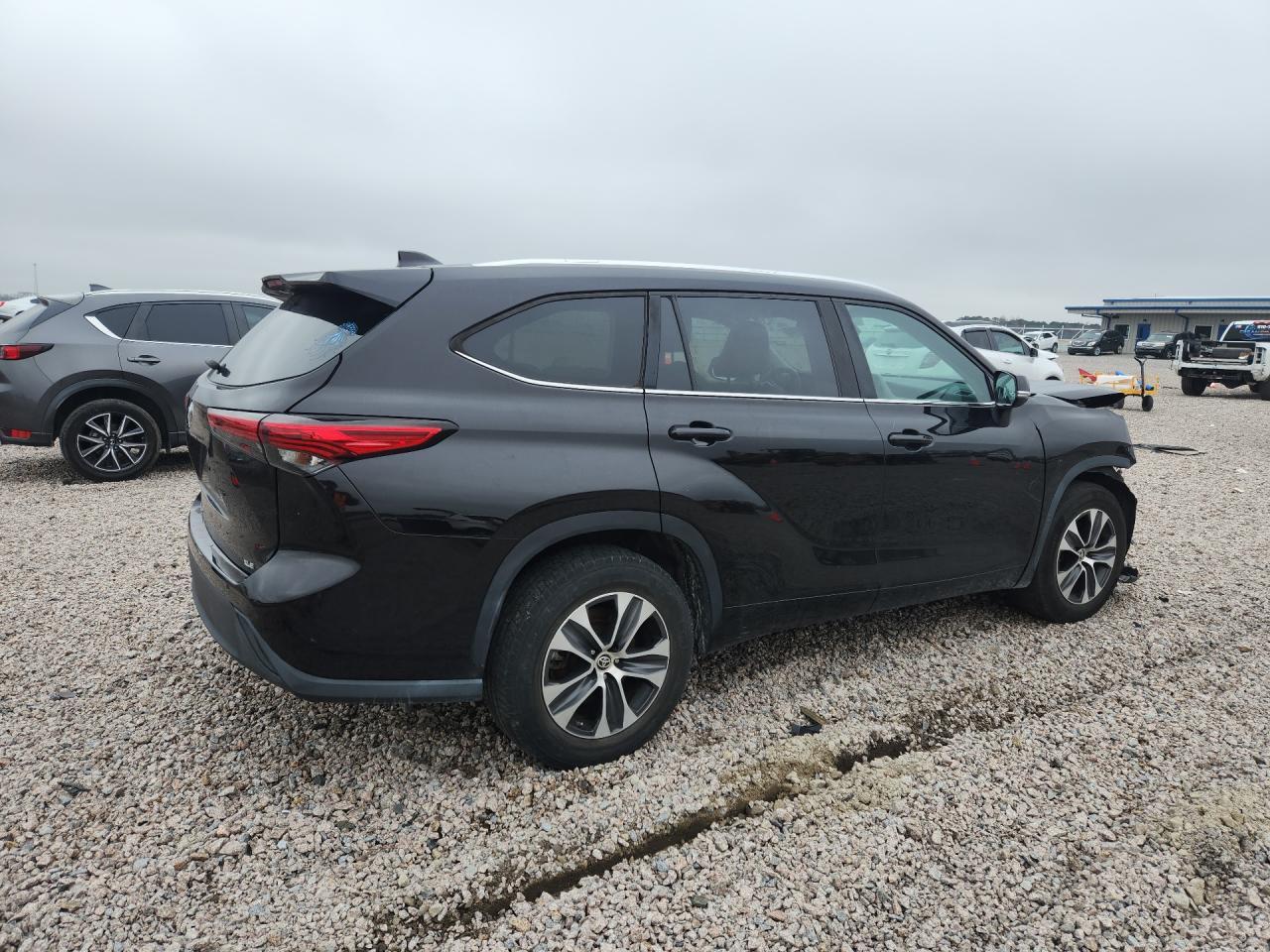 2021 Toyota Highlander Xle - Фото 3