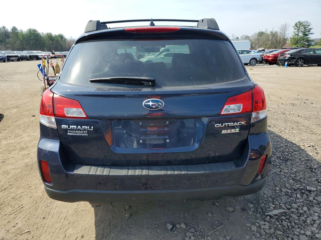 2013 Subaru Outback 2.5I Limited - Image 6
