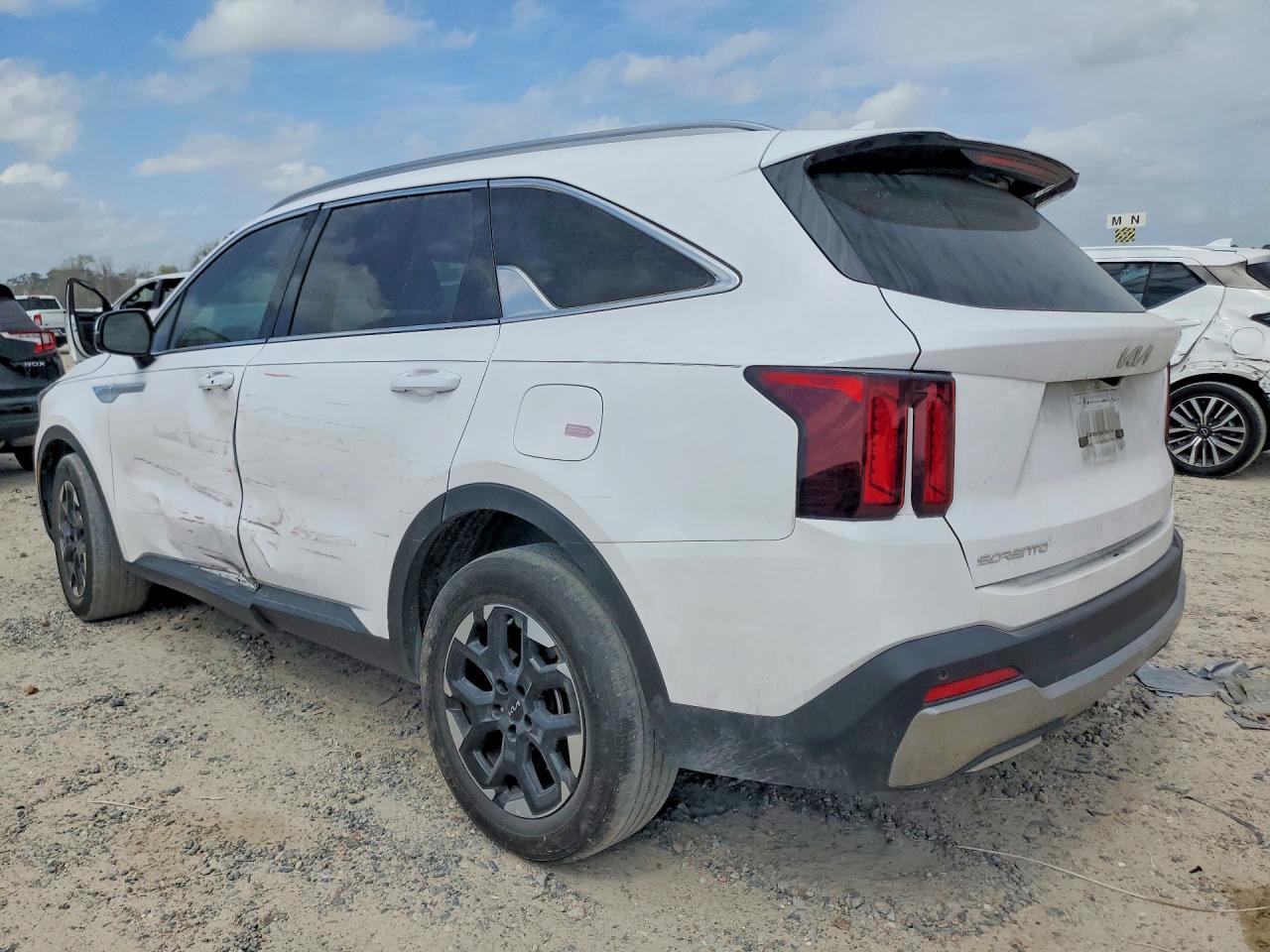 2024 Kia Sorento S - Фото 2