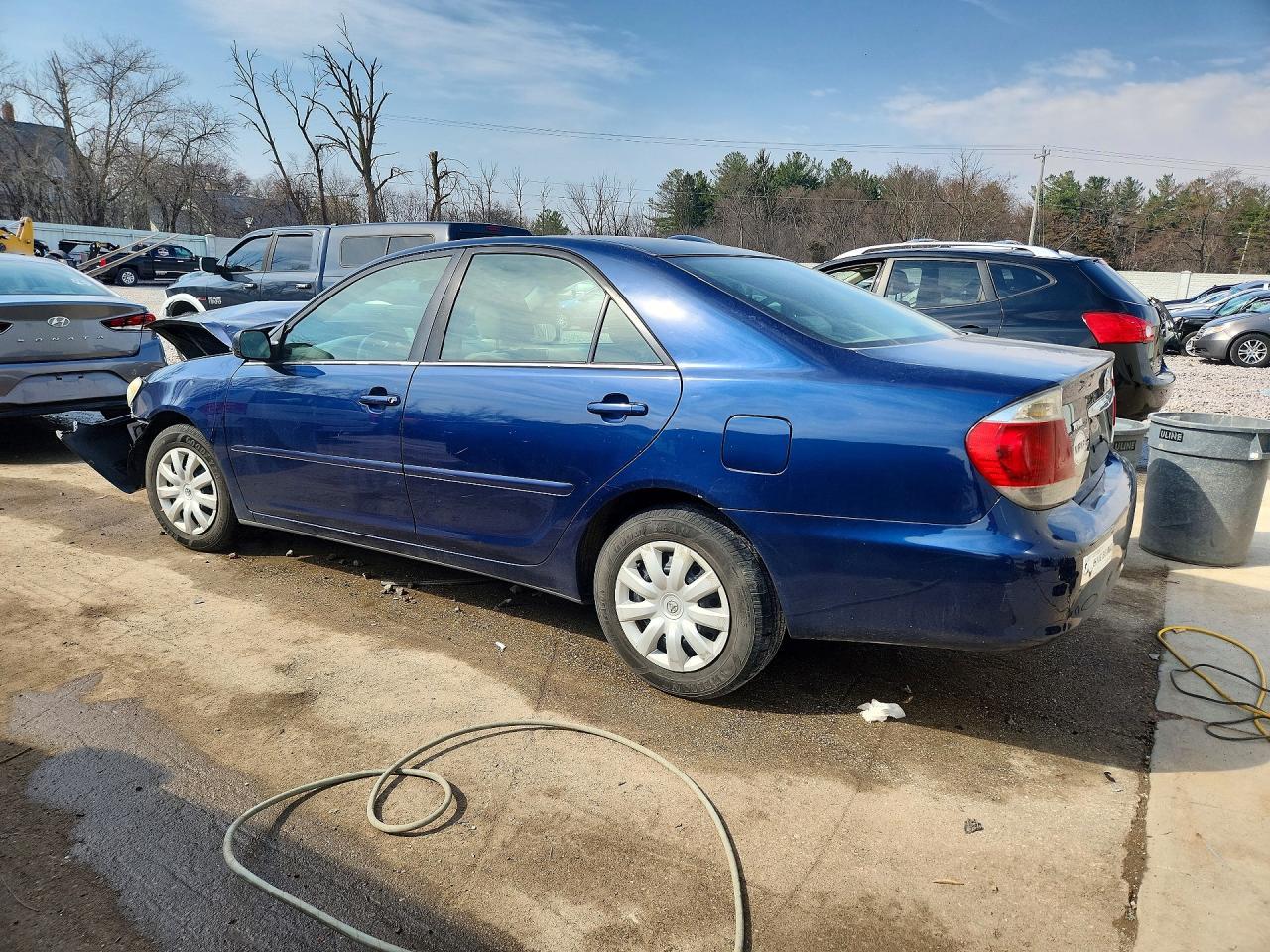 2005 Toyota Camry Le - Image 2