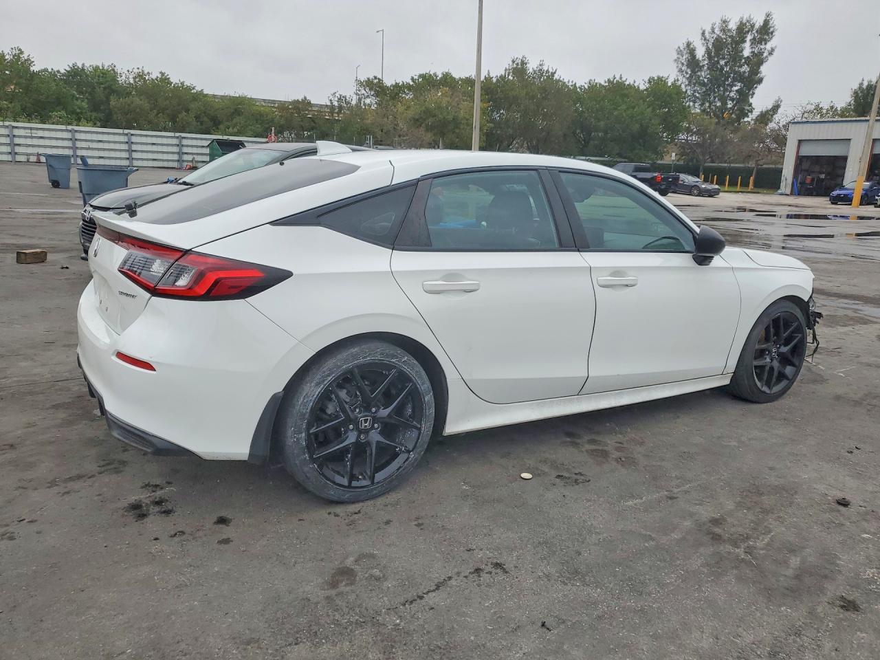 2023 Honda Civic Sport - Image 3