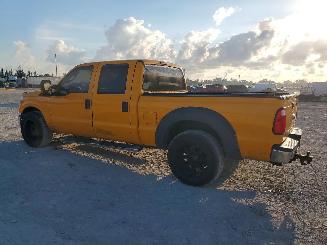2016 Ford F250 Super Duty - Фото 2