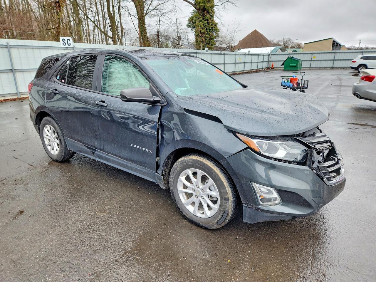 2020 Chevrolet Equinox Ls - Image 4
