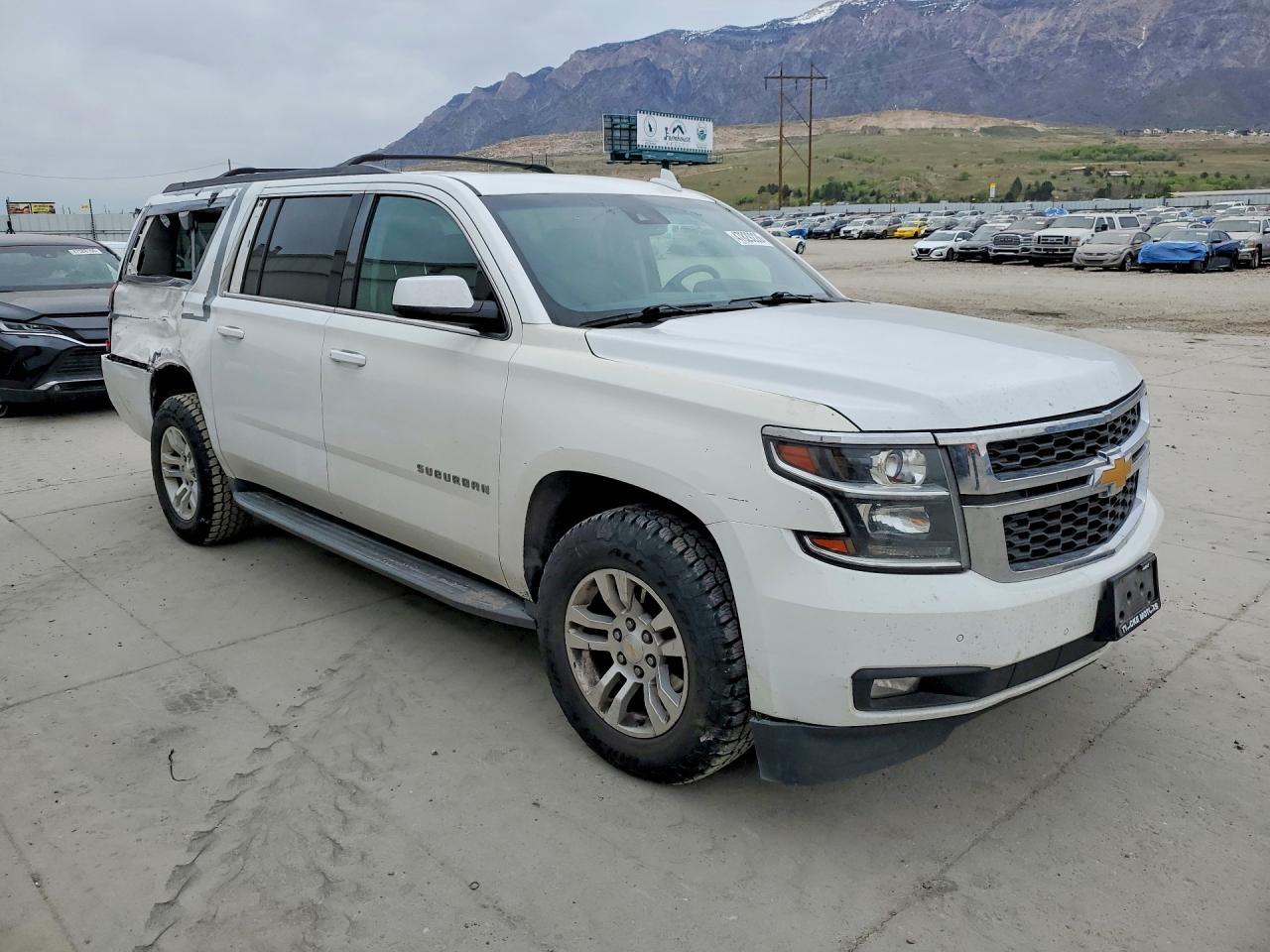 2015 Chevrolet Suburban - Фото 4