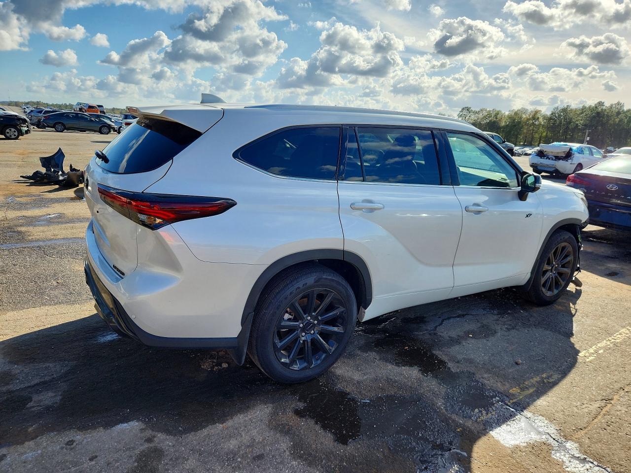 2025 Toyota Highlander Limited - Фото 3