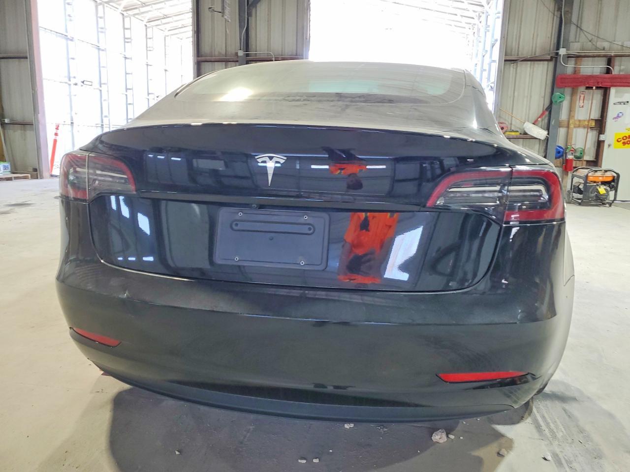 2023 Tesla Model 3 - Image 6