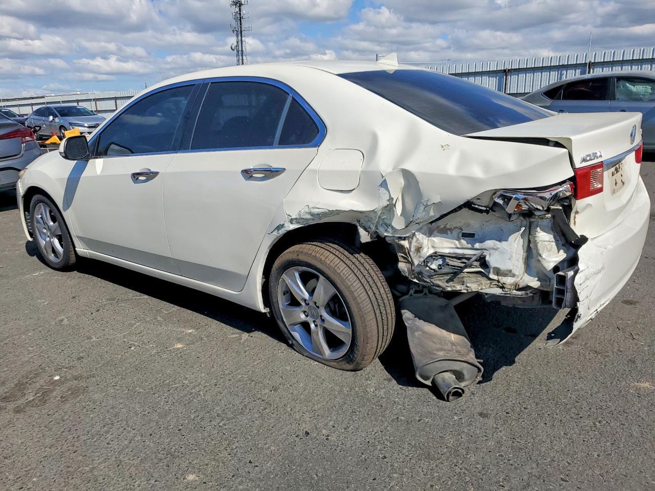 2011 Acura Tsx - Image 2