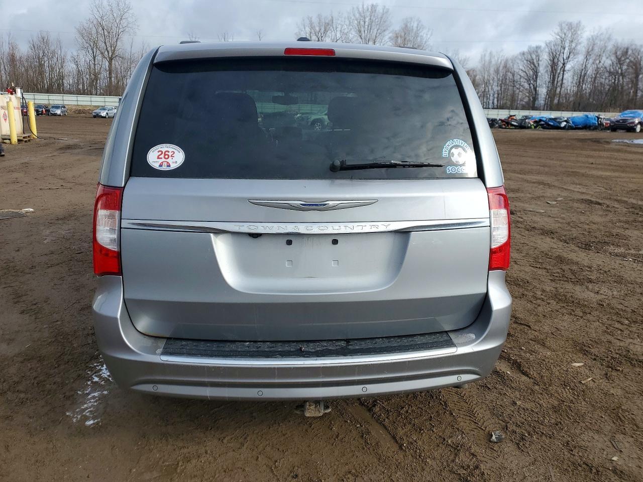 2015 Chrysler Town & Country Touring L - Фото 6