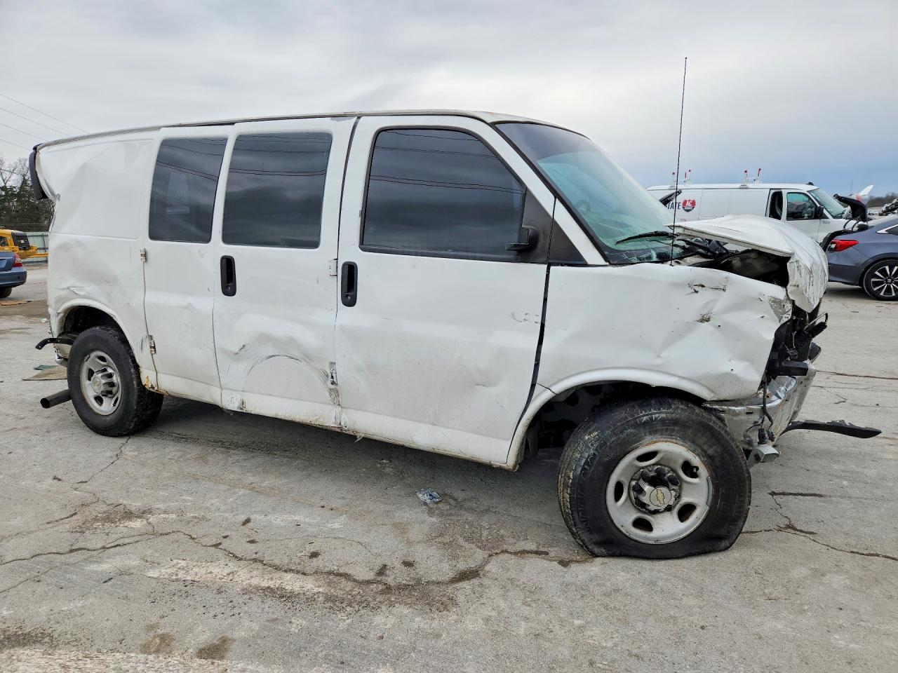 2013 Chevrolet Express G2500 - Фото 4