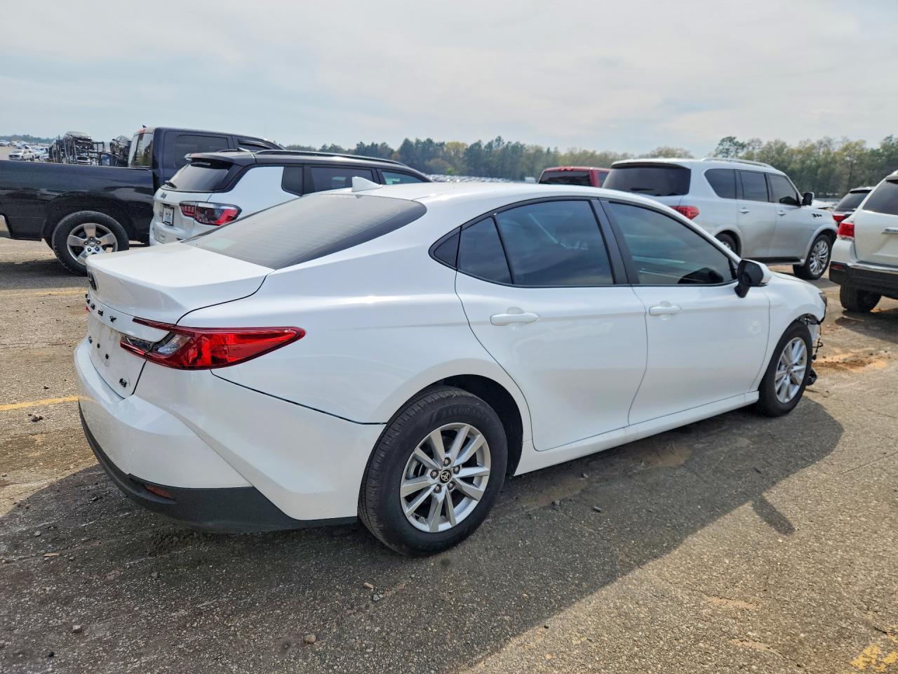 2026 Toyota Camry Le - Фото 3