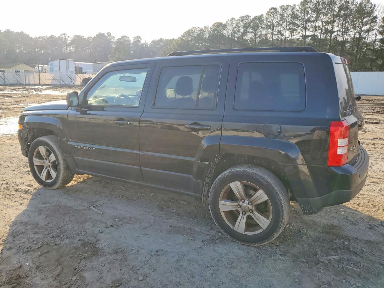 2016 Jeep Patriot Latitude - Image 2