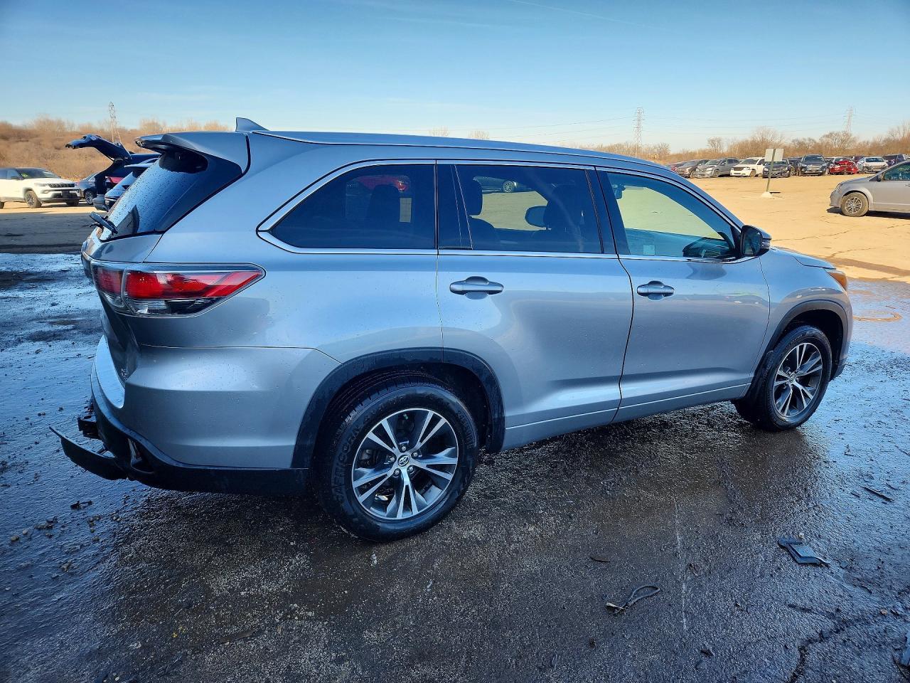 2016 Toyota Highlander Xle - Image 3