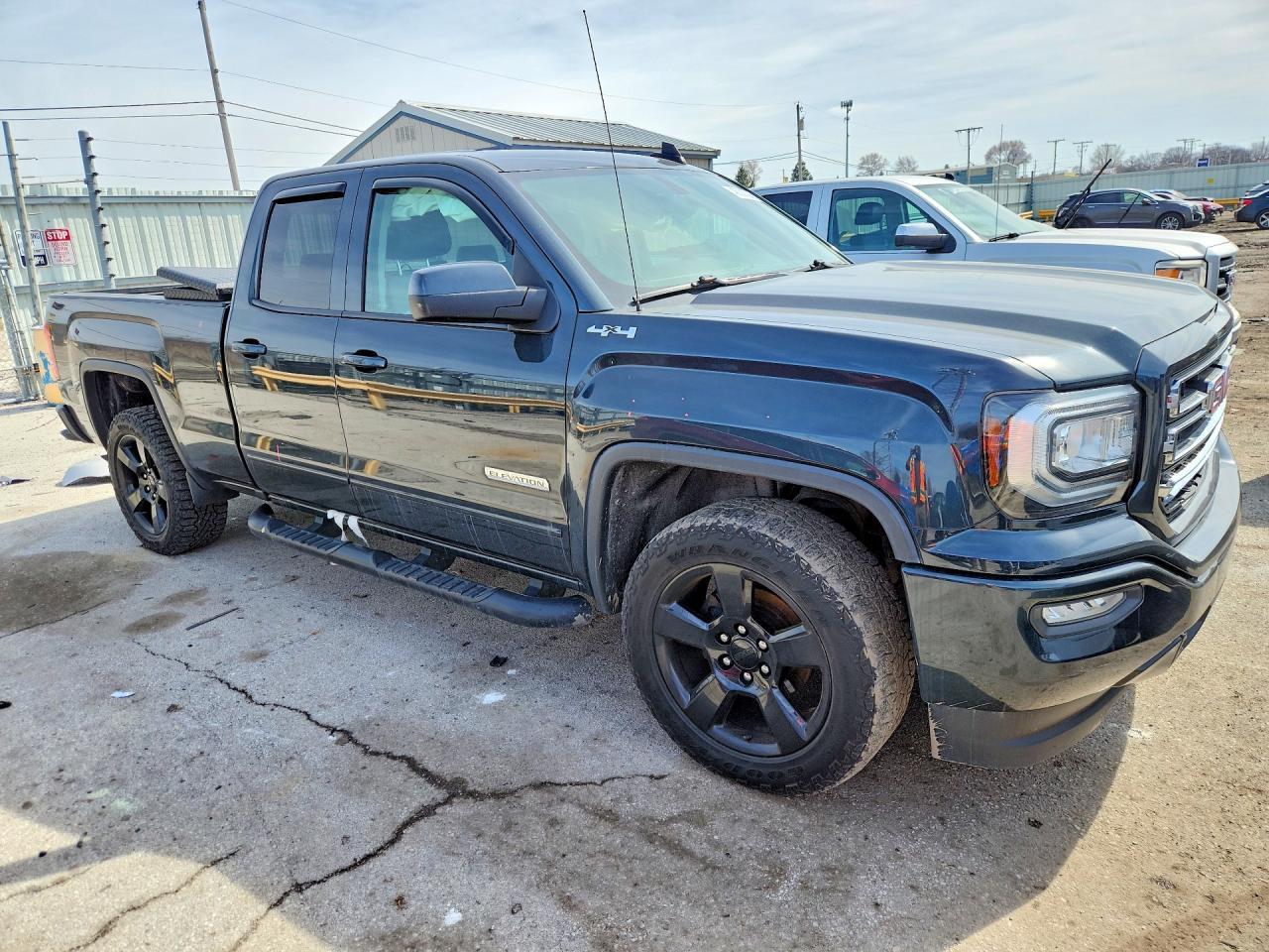 2017 GMC Sierra K1500 - Image 4