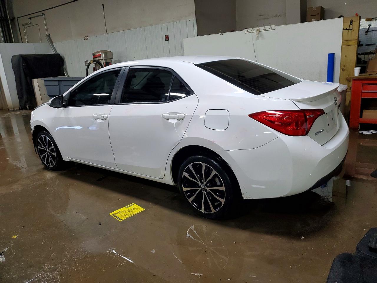 2017 Toyota Corolla Se - Фото 2
