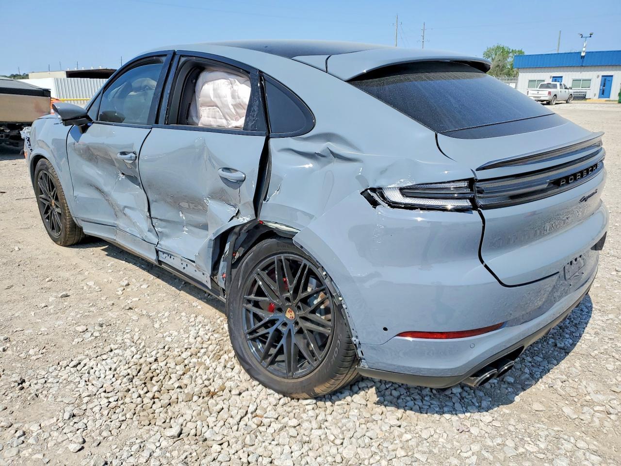 2025 Porsche Cayenne S Coupe - Фото 2