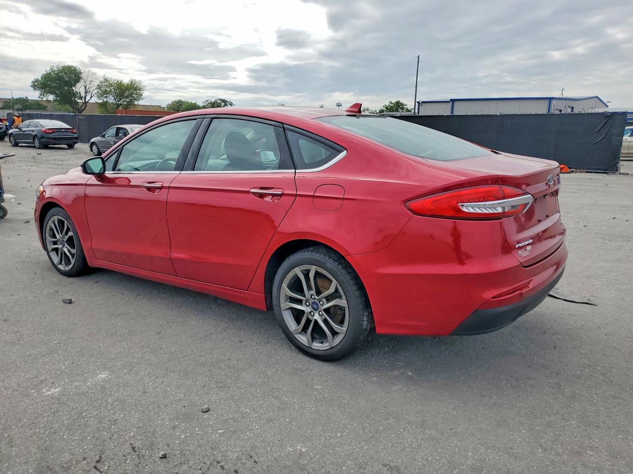 2020 Ford Fusion - Фото 2