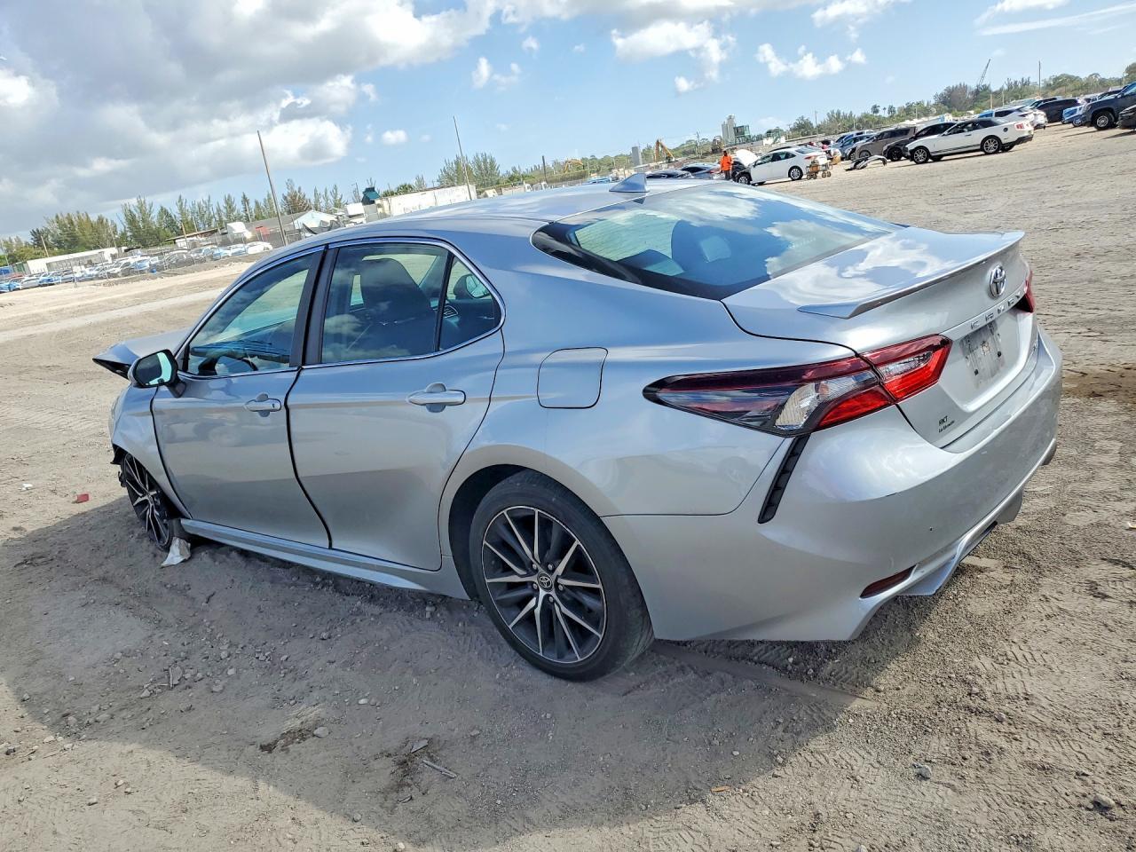 2021 Toyota Camry Se - Image 2