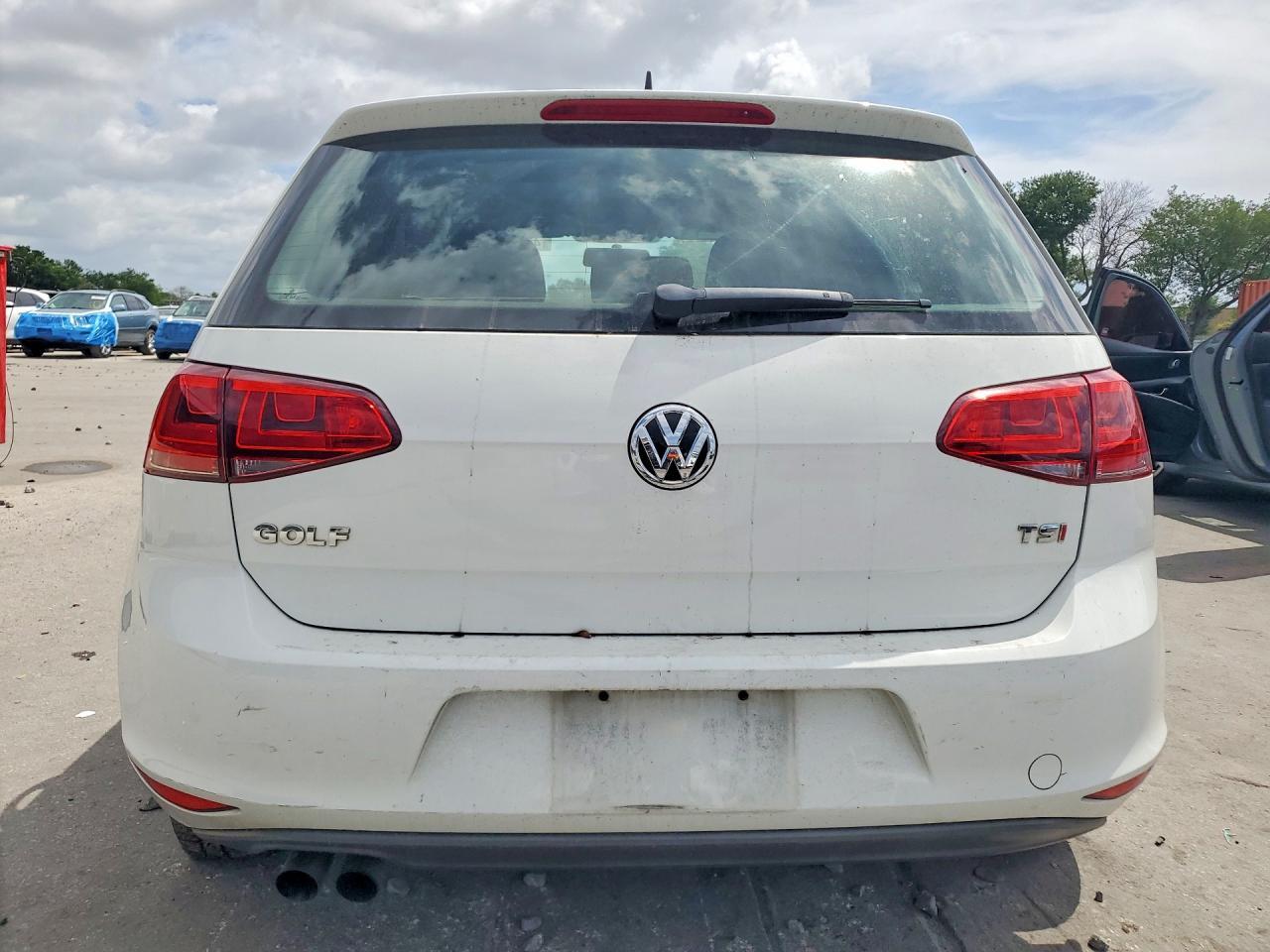 2016 Volkswagen Golf S - Image 6