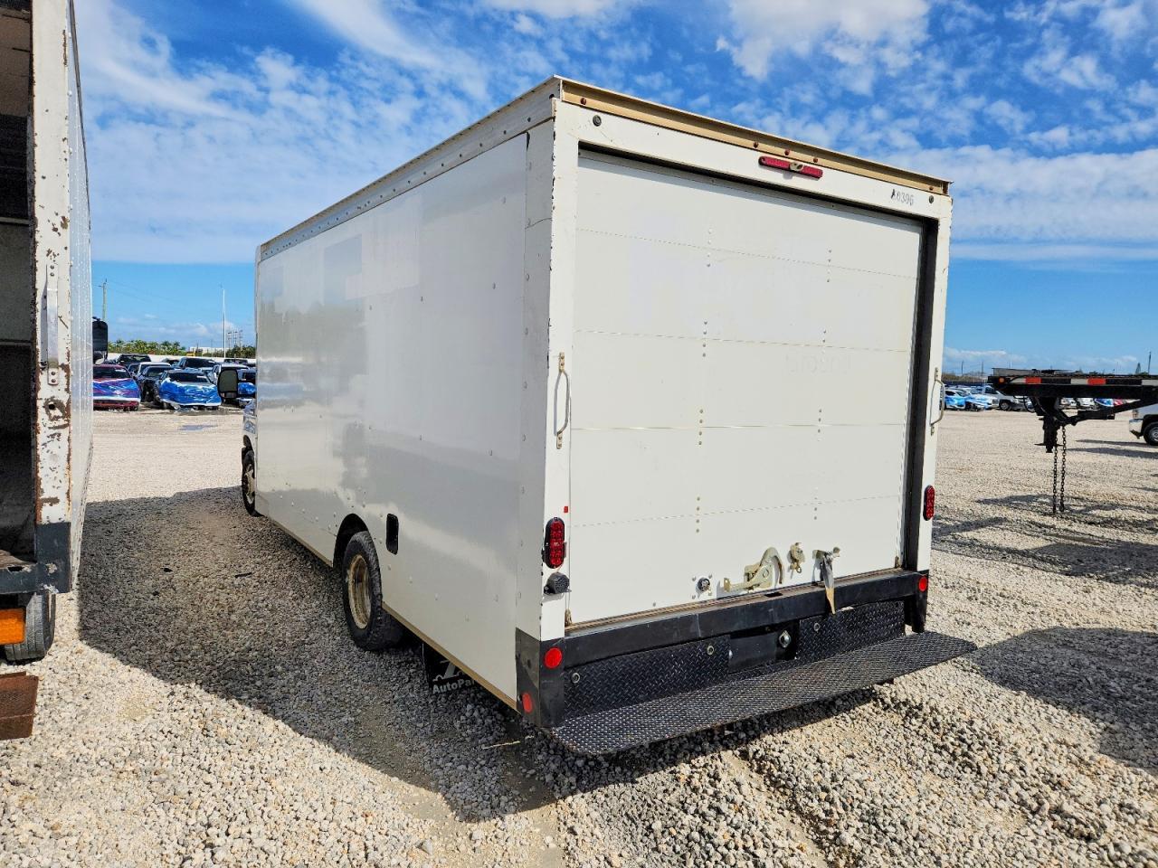 2024 Ford Econoline E350 Super Duty Cutaway Van - Фото 3