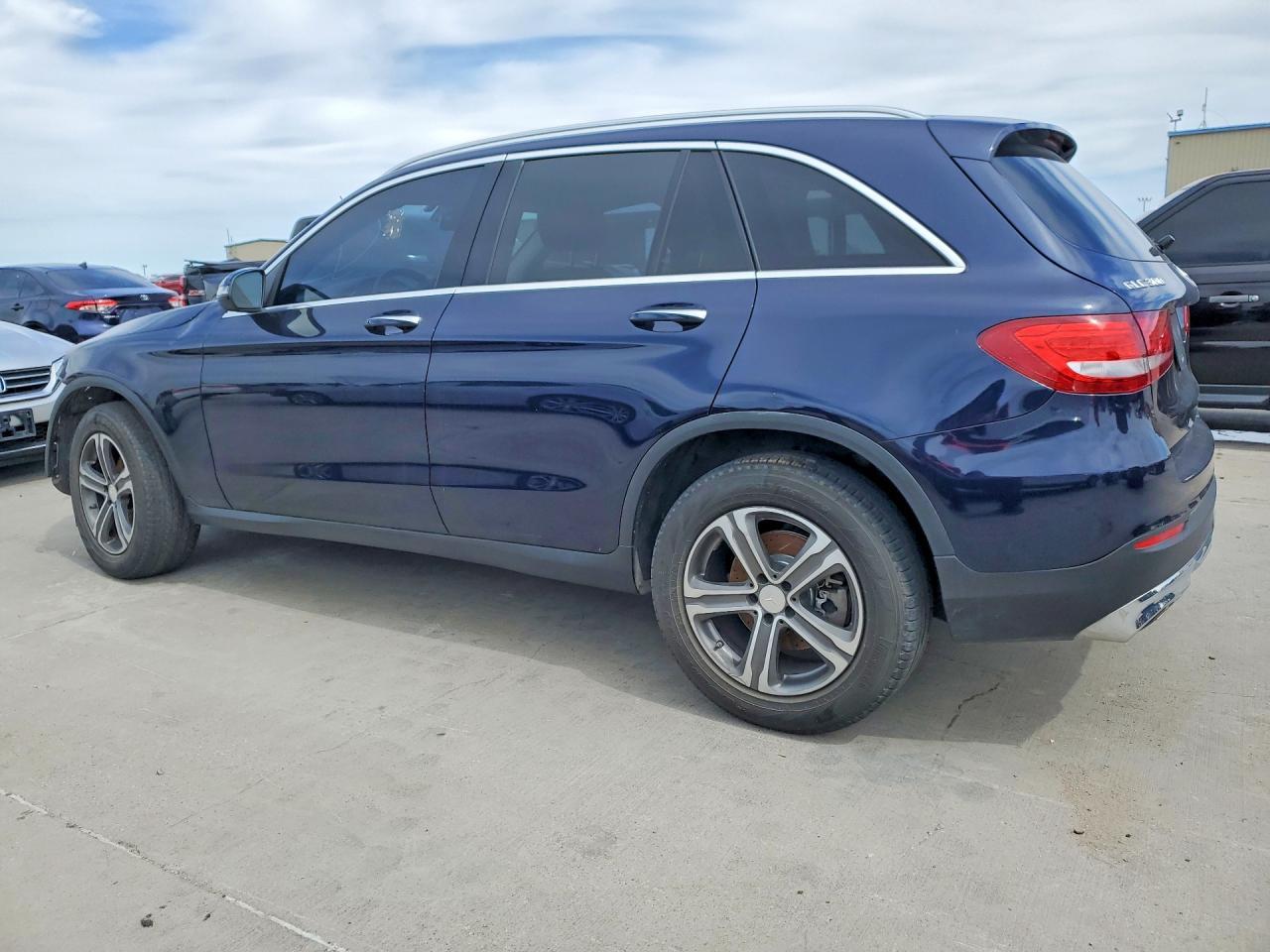 2016 Mercedes Benz Glc 300 4Matic - Фото 2