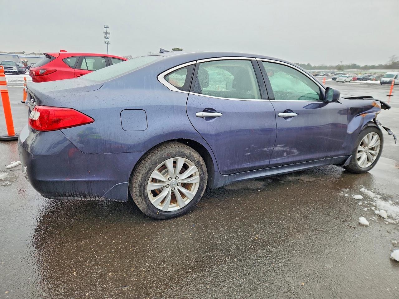 2011 Infiniti M37 X - Image 3