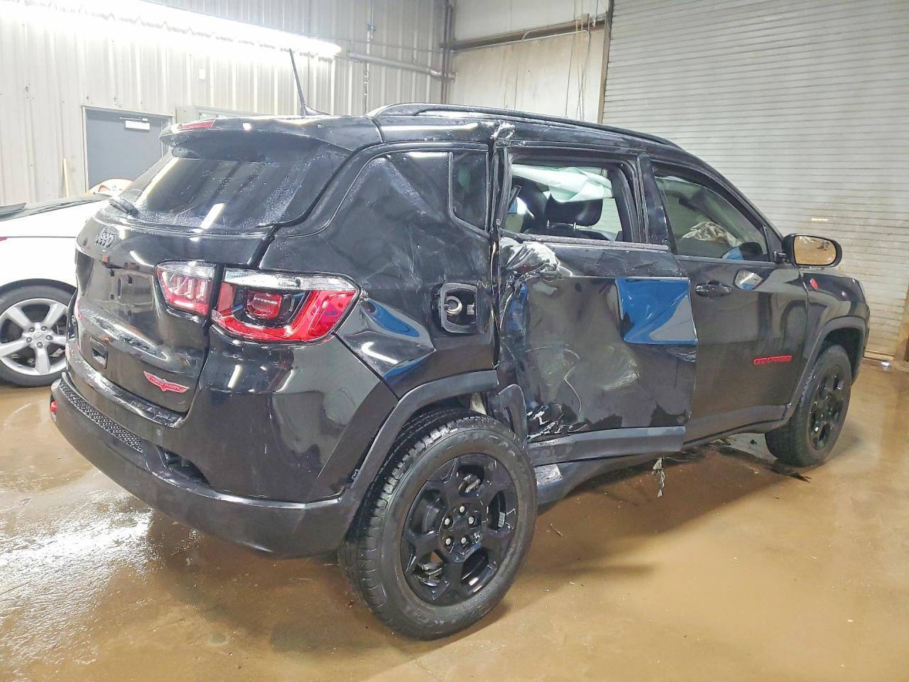 2023 Jeep Compass Trailhawk - Фото 3