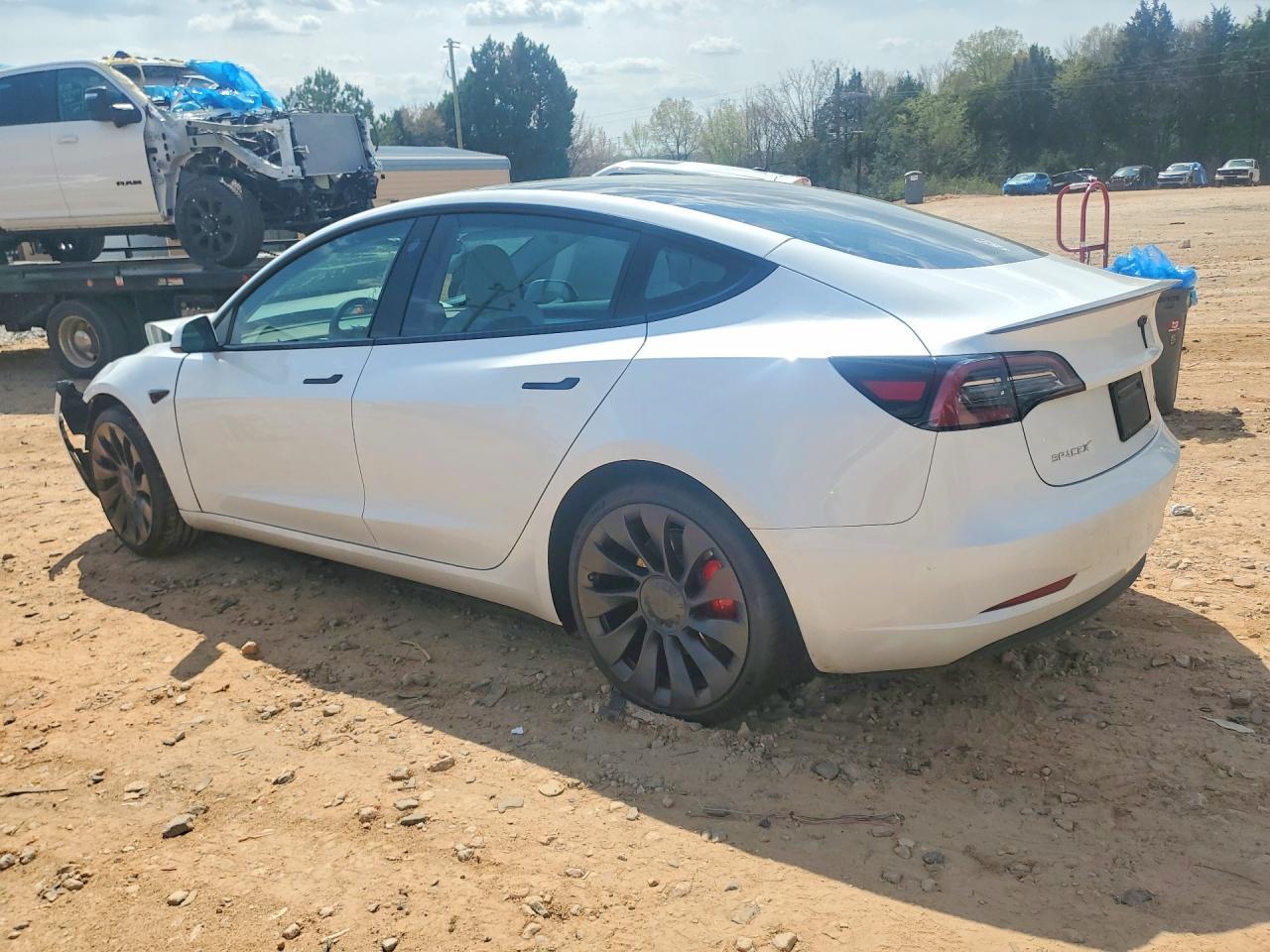 2023 Tesla Model 3 - Фото 2