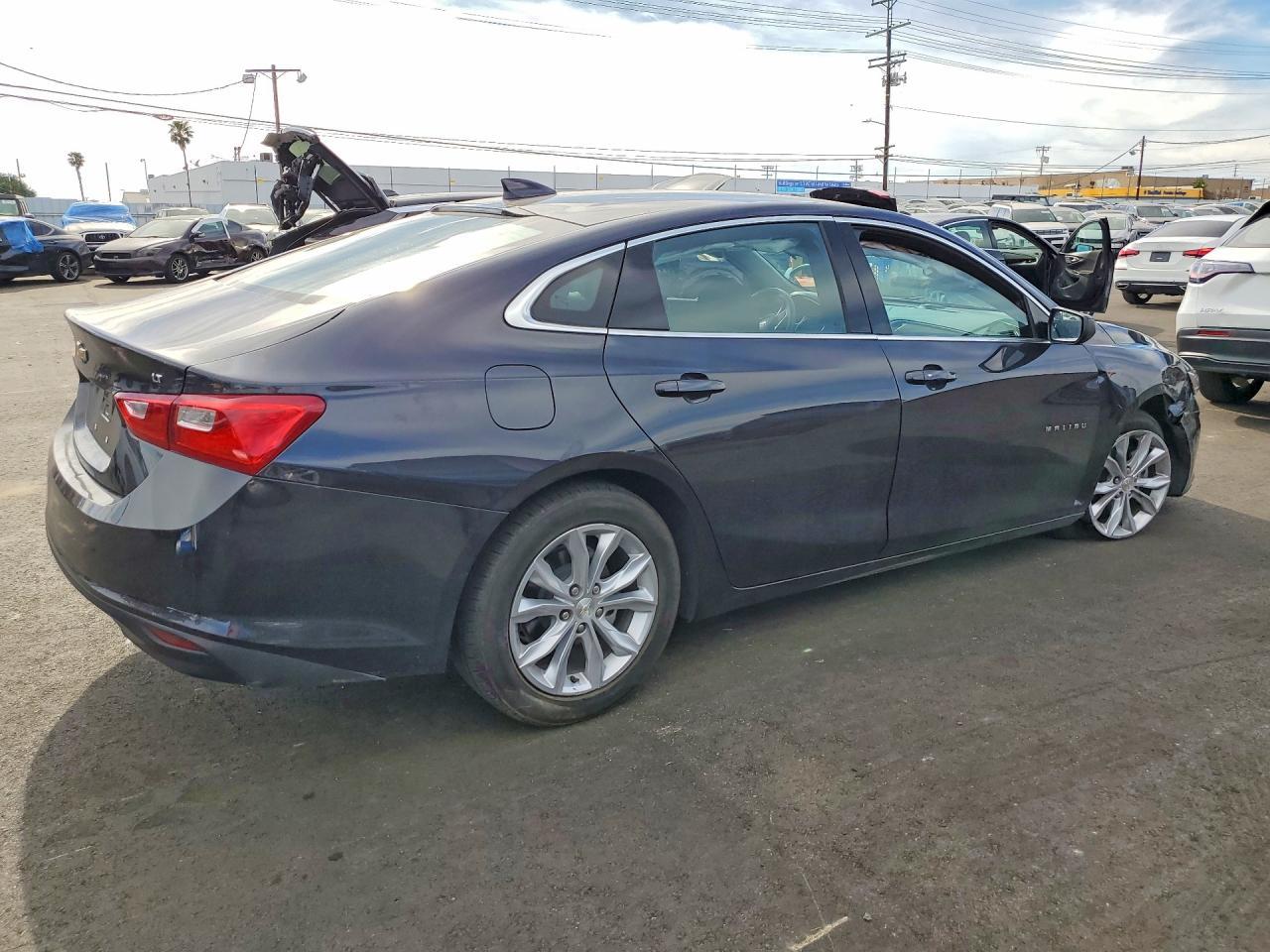 2023 Chevrolet Malibu Lt - Image 3