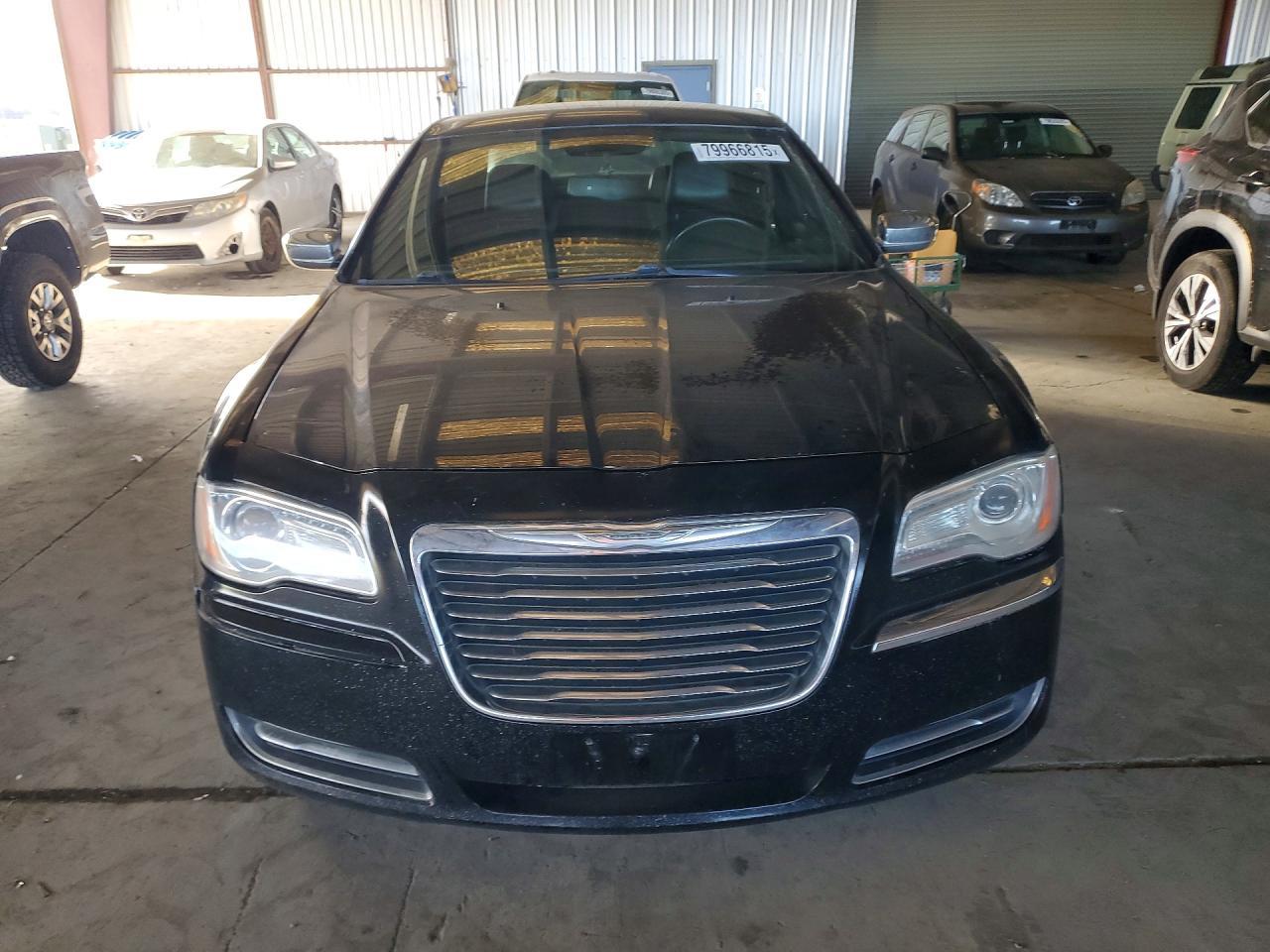 2012 Chrysler 300 - Фото 5