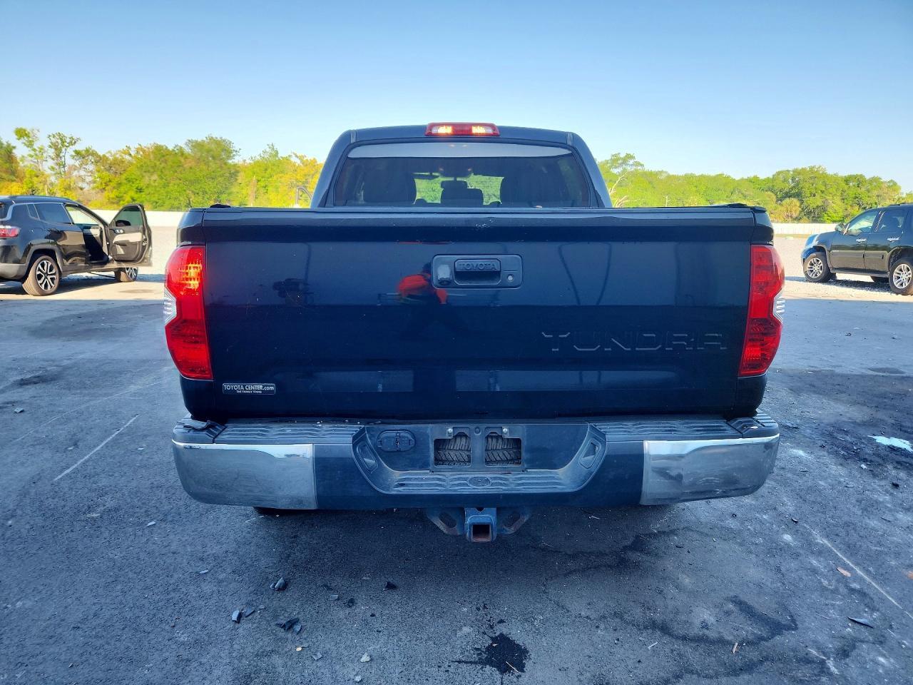 2014 Toyota Tundra Sr5 - Image 6