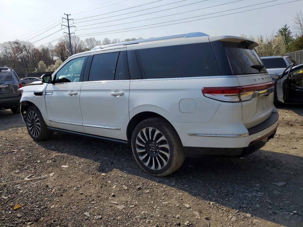 2022 Lincoln Navigator L Black Label - Image 2