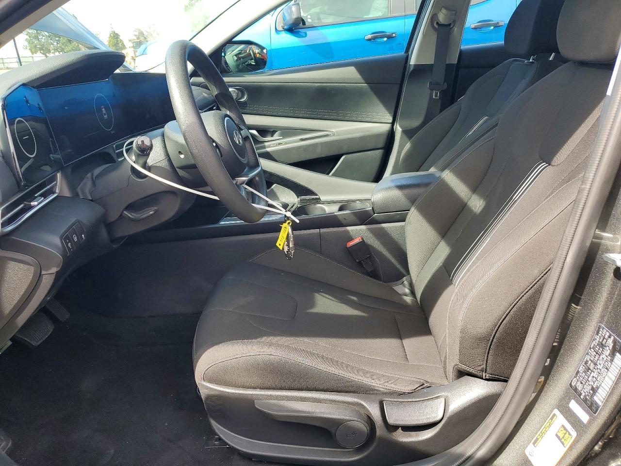 2024 Hyundai Elantra Hybrid Blue - Image 7