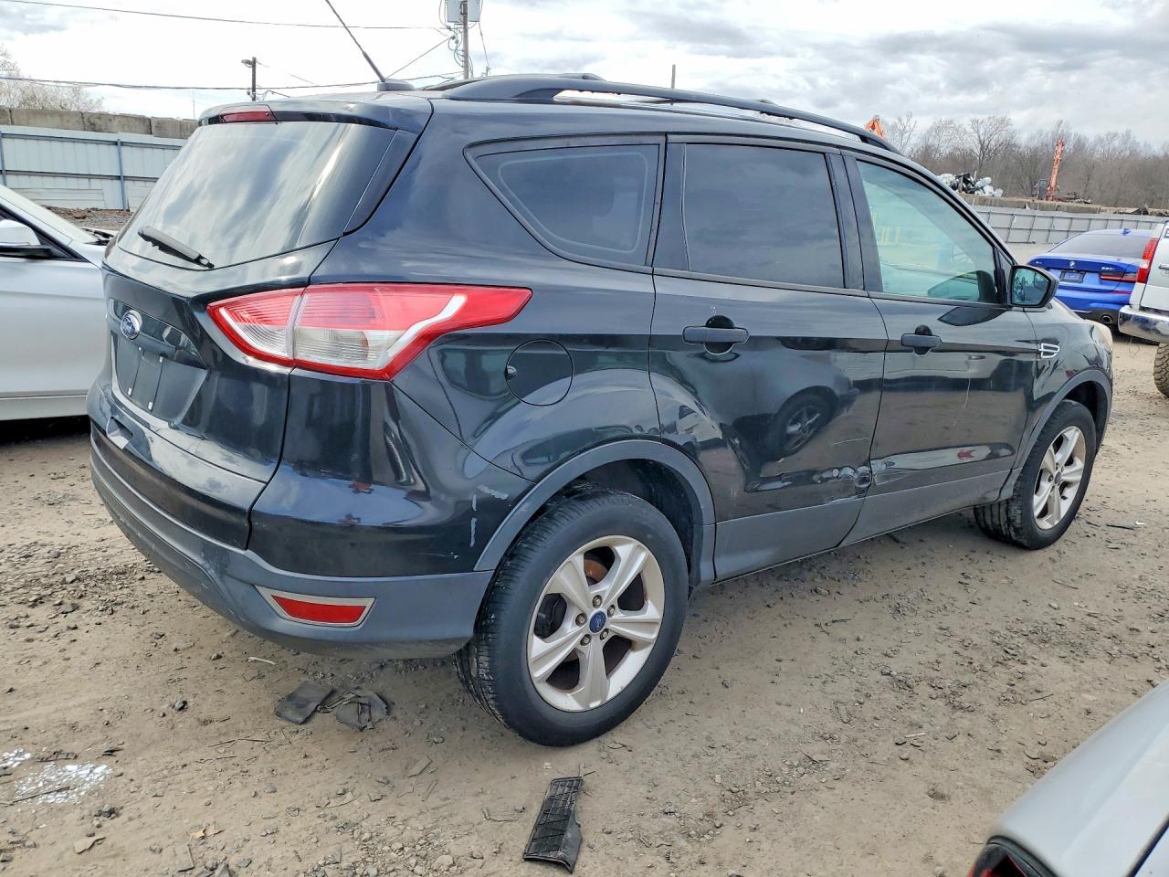 2013 Ford Escape S - Фото 3