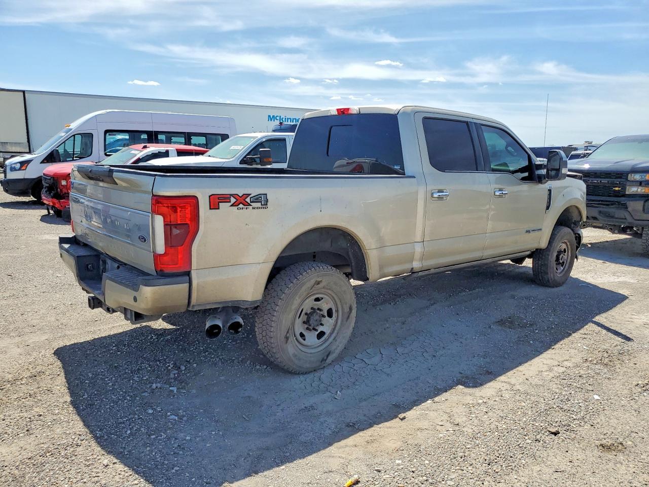 2017 Ford F250 Super Duty - Фото 3