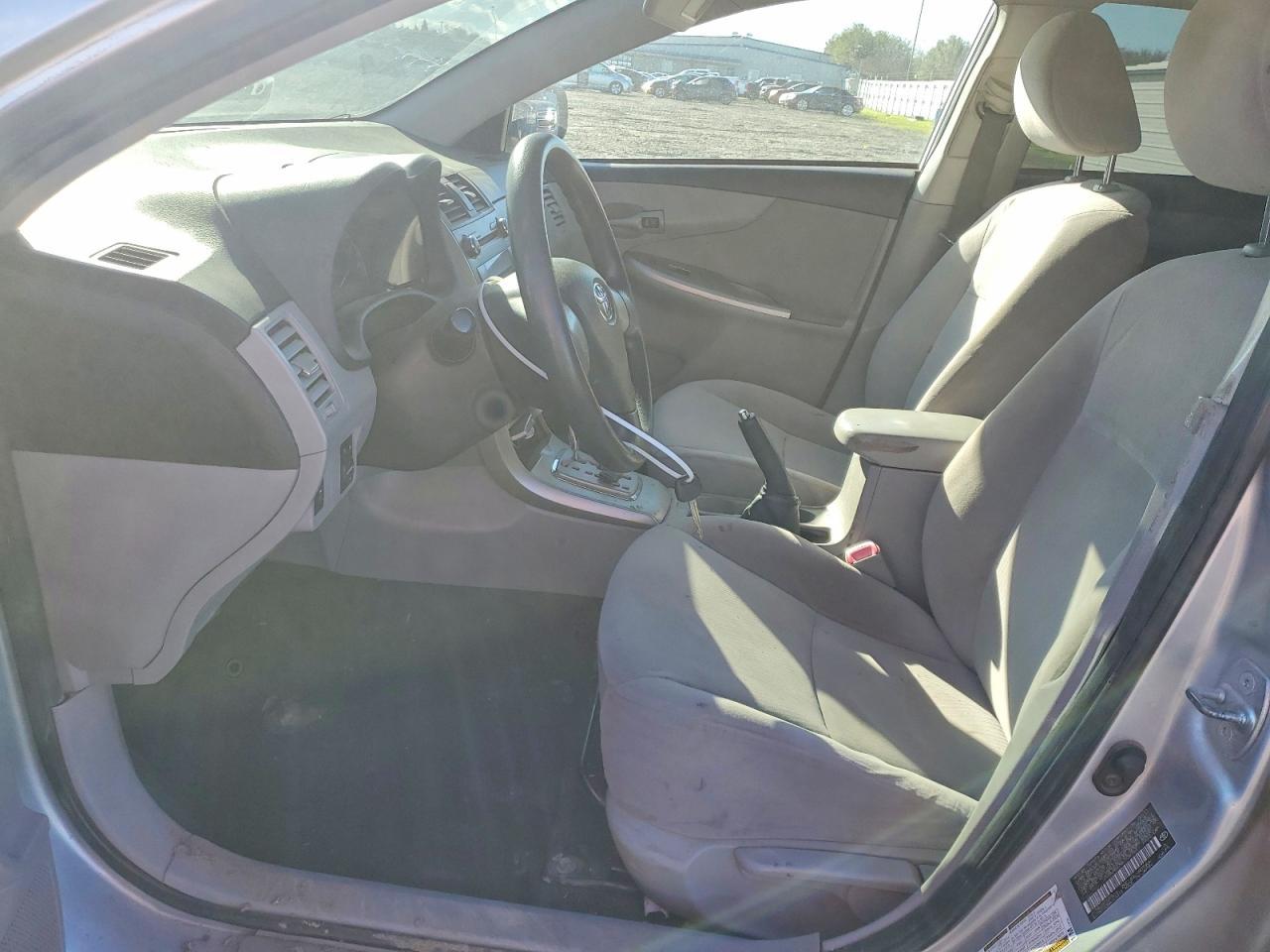 2011 Toyota Corolla Le - Фото 7