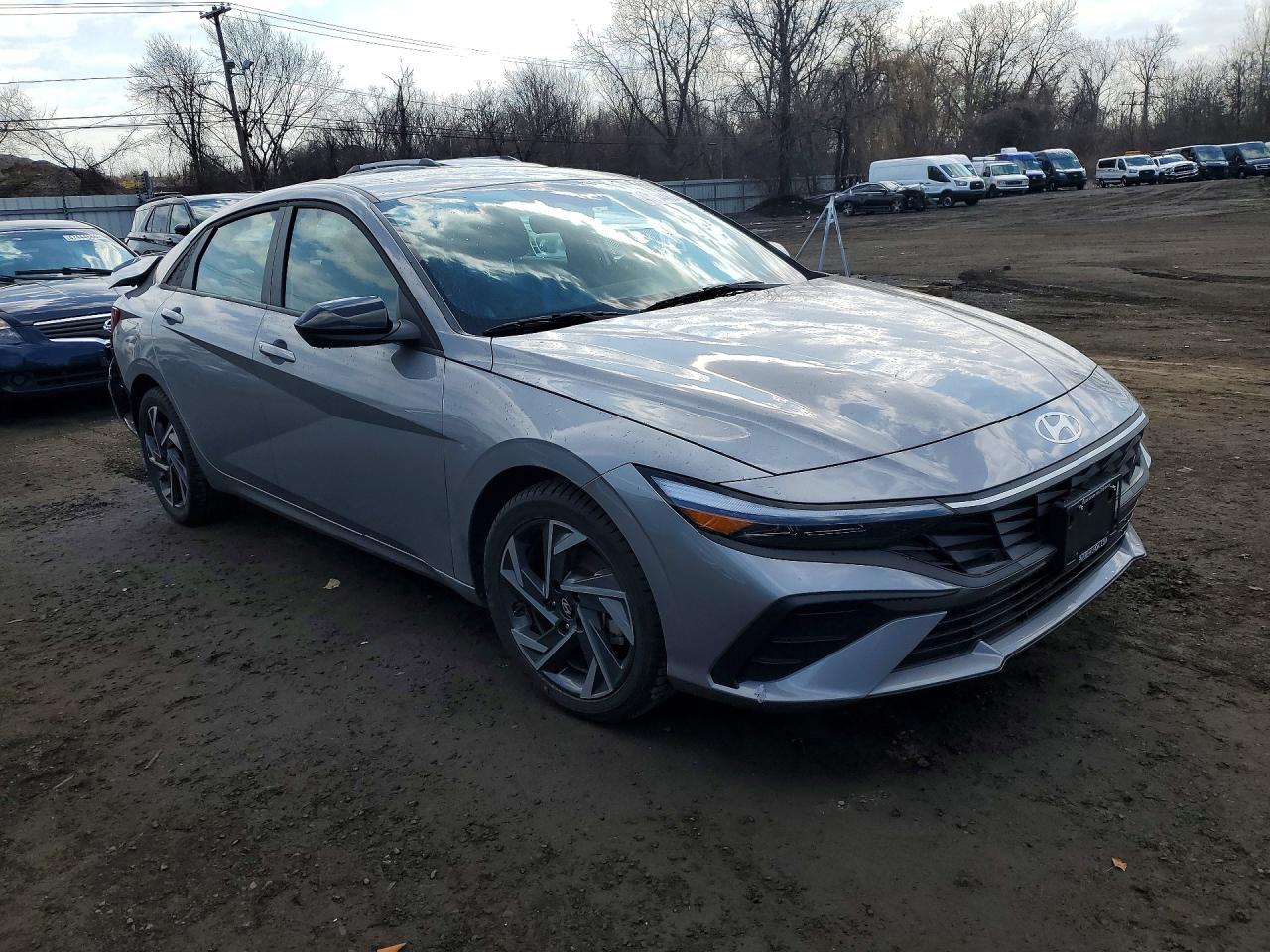2025 Hyundai Elantra Sel Sport - Фото 4
