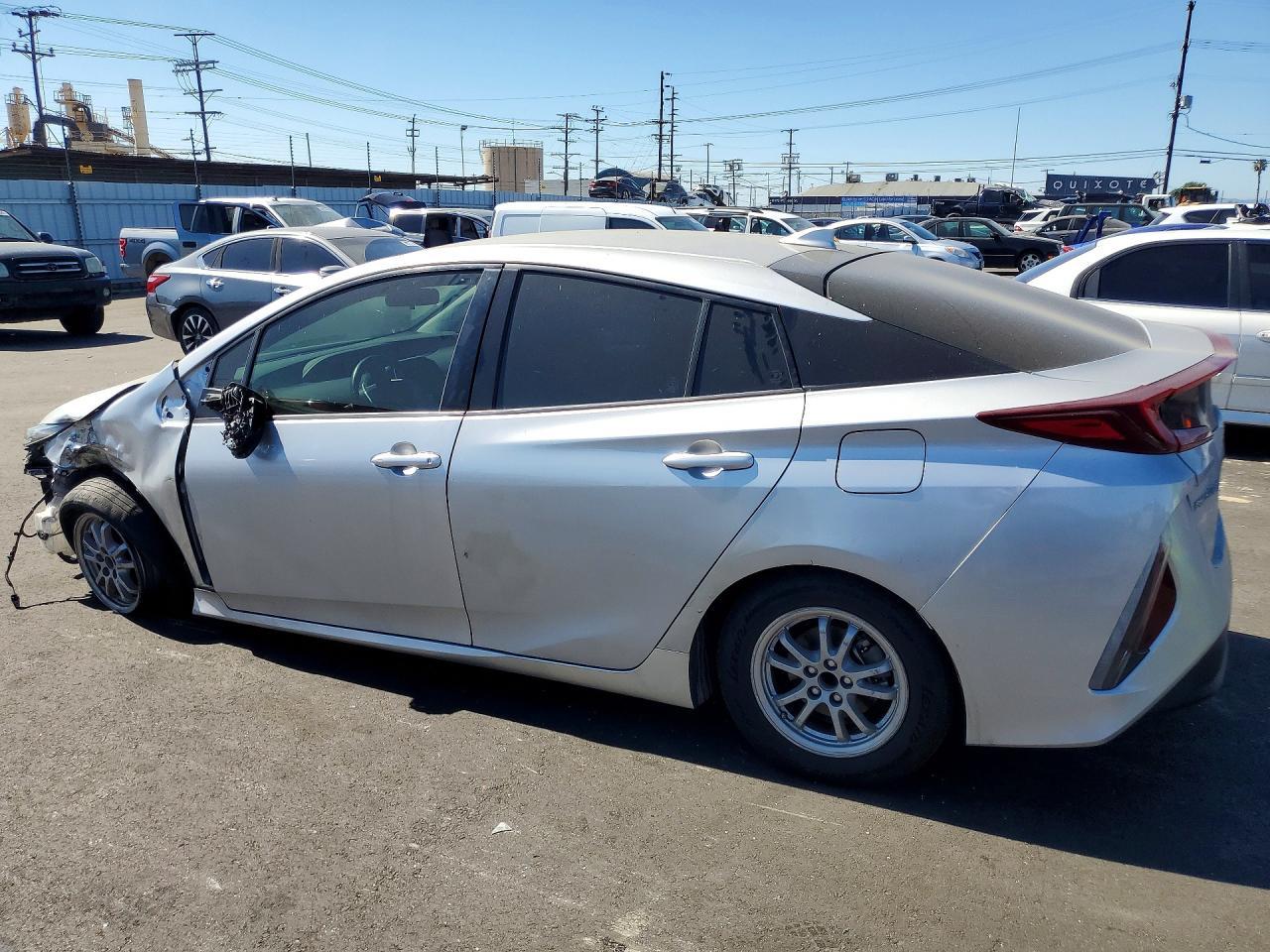 2019 Toyota Prius Prime Premium - Image 2