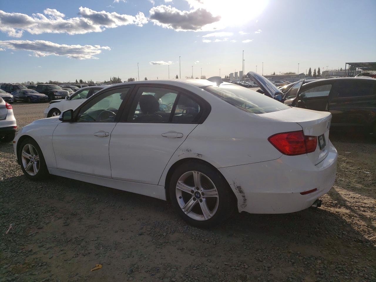 2014 BMW 328 I Sulev - Image 2