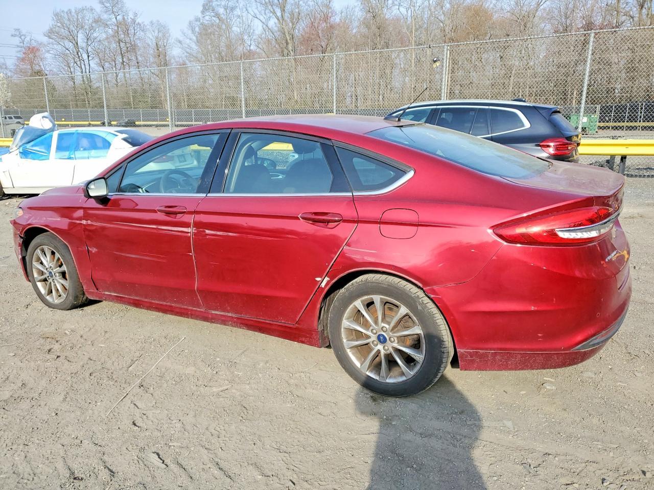 2017 Ford Fusion Se - Фото 2