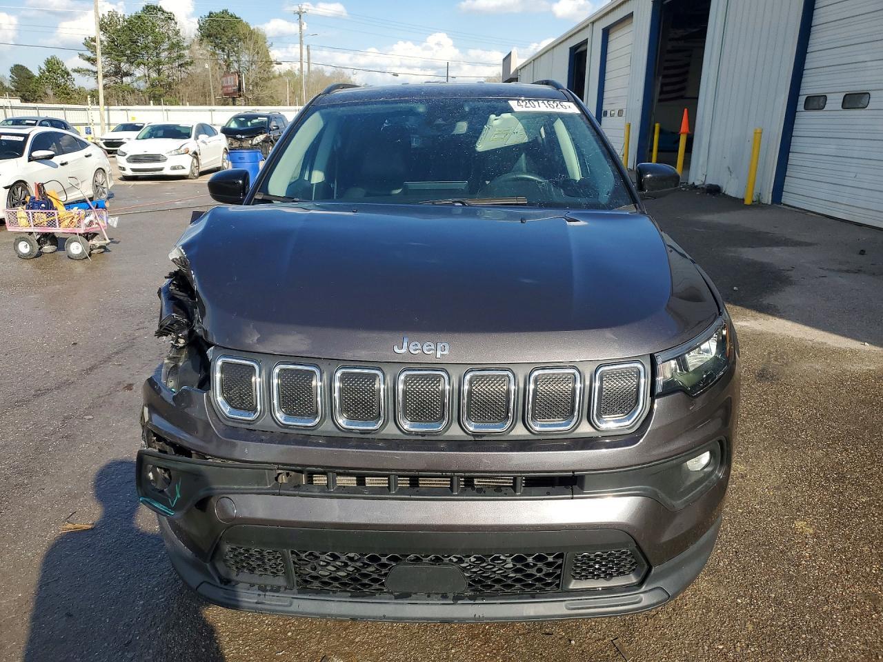 2022 Jeep Compass Latitude - Image 5