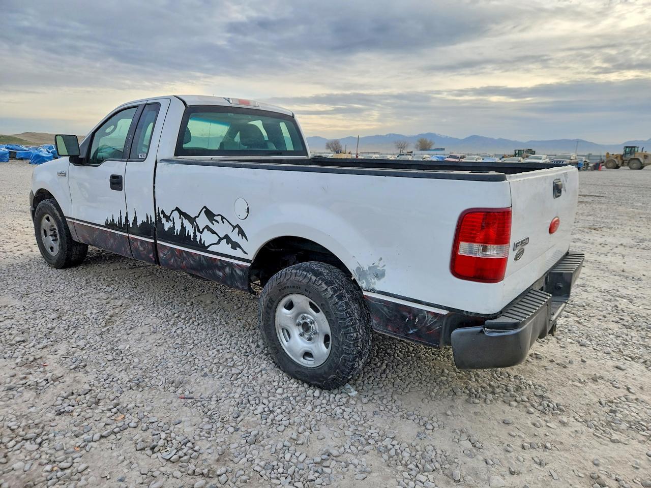 2005 Ford F150 - Image 2