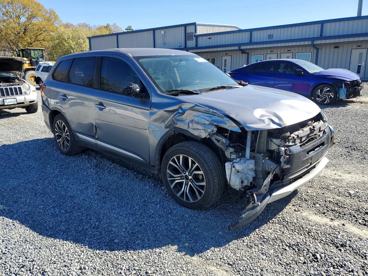 2017 Mitsubishi Outlander Se - Фото 4