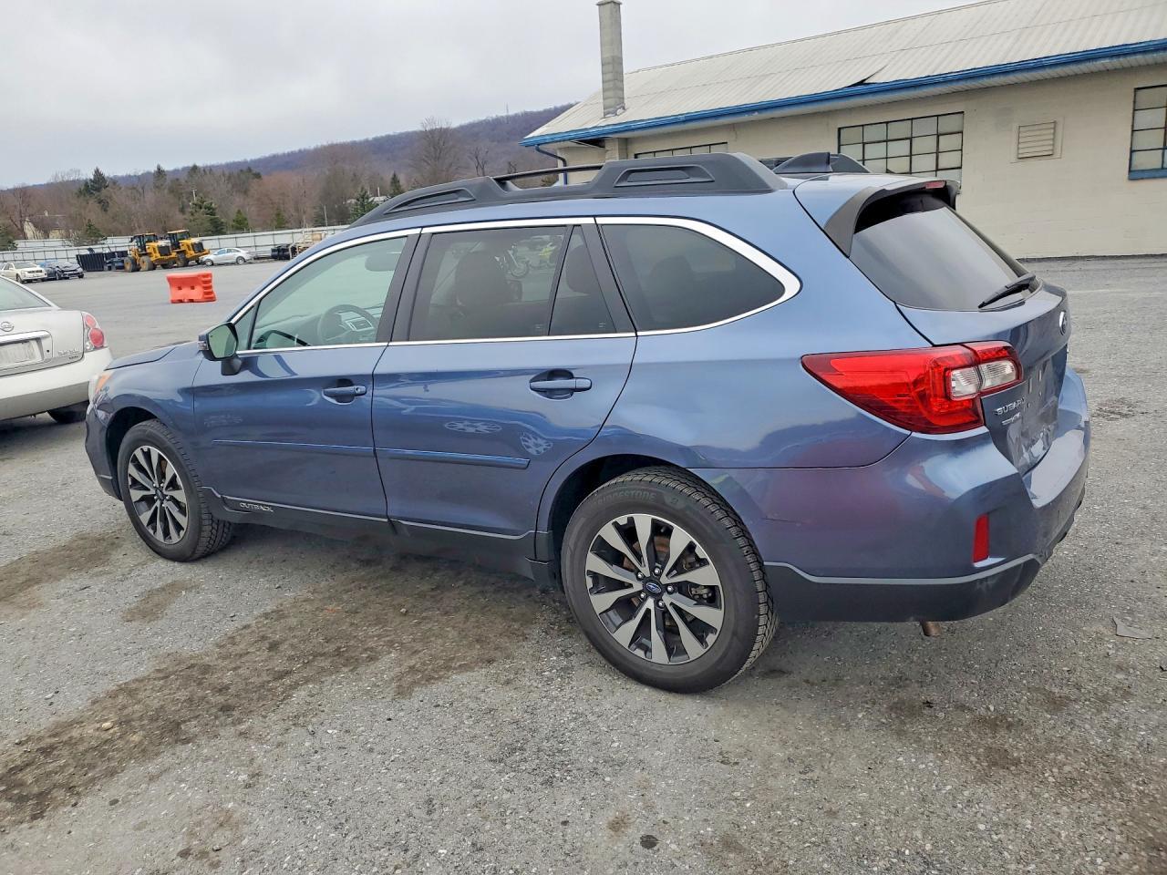 2016 Subaru Outback 2.5I Limited - Image 2