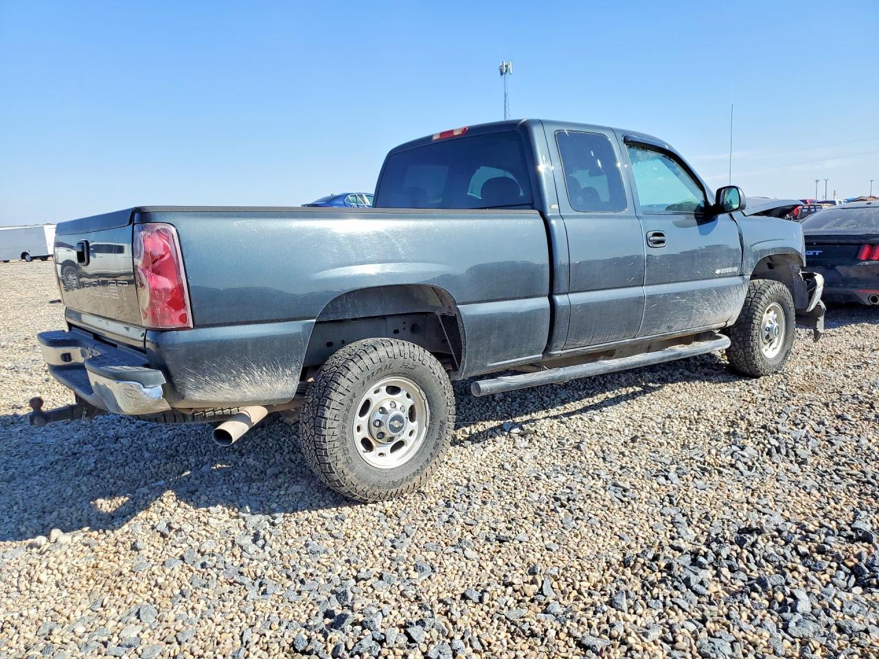 2003 Chevrolet Silverado C2500 Heavy Duty - Фото 3