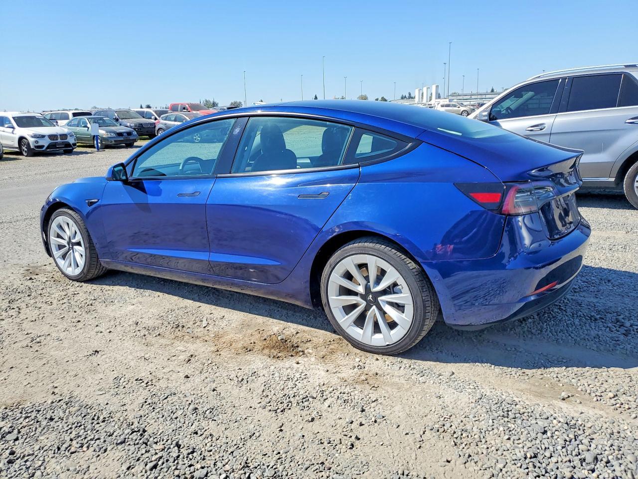 2022 Tesla Model 3 - Фото 2