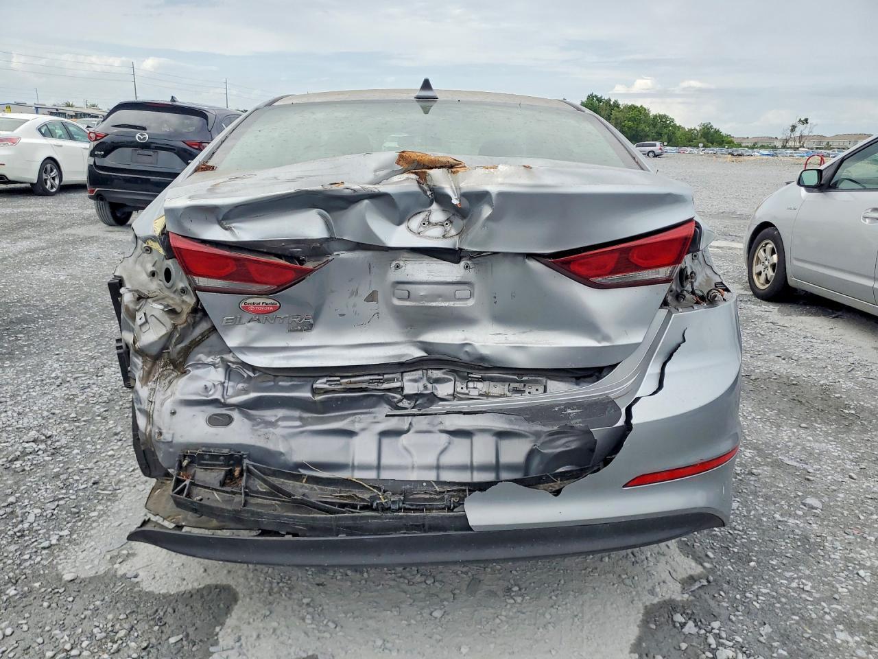 2017 Hyundai Elantra Se - Image 6