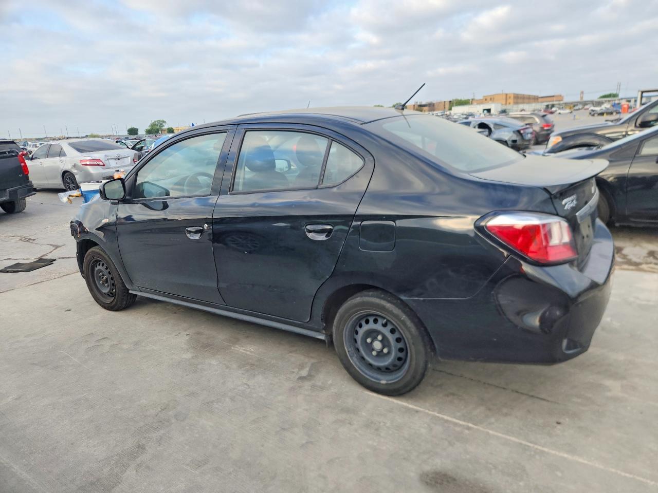 2023 Mitsubishi Mirage G4 Es - Image 2