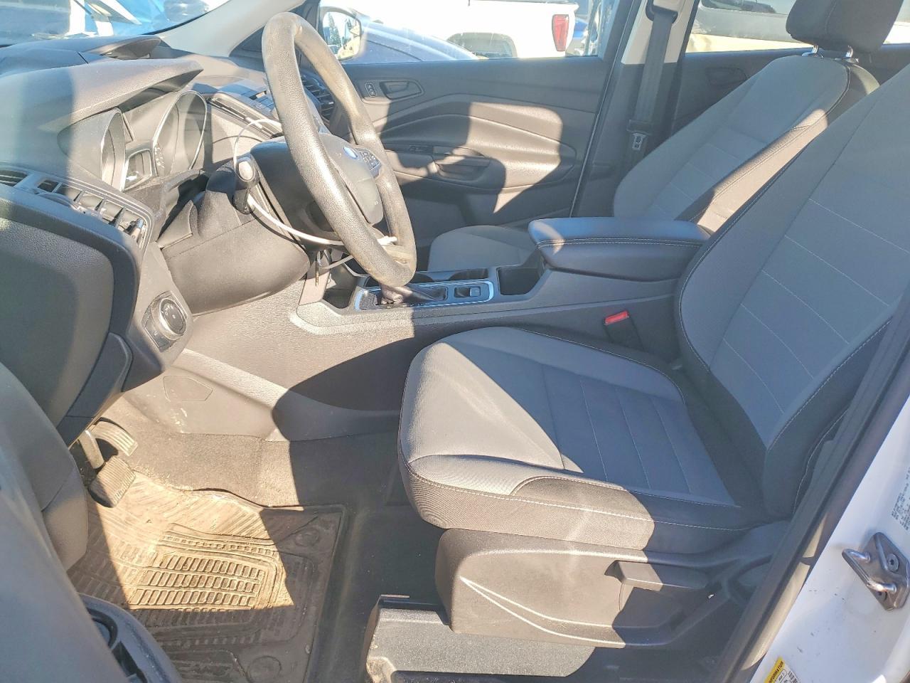 2017 Ford Escape S - Фото 7