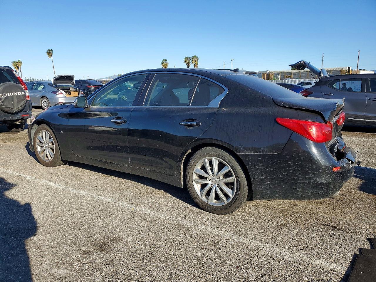 2015 Infiniti Q50 Premium - Фото 2